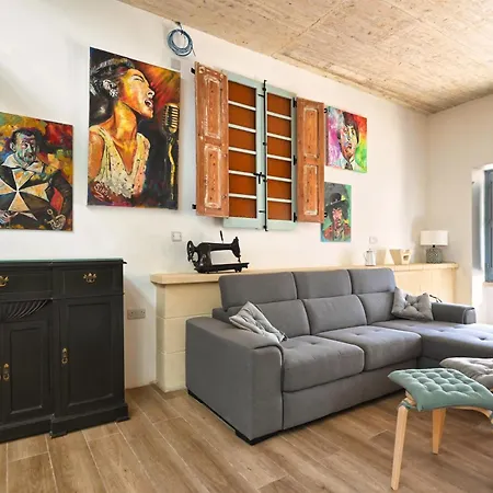Silver Jubilee House Apartment *