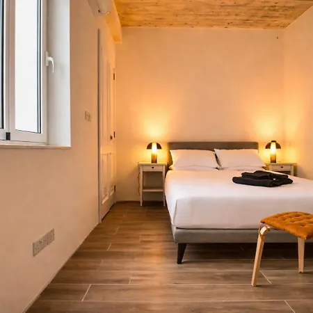 Silver Jubilee House Apartment