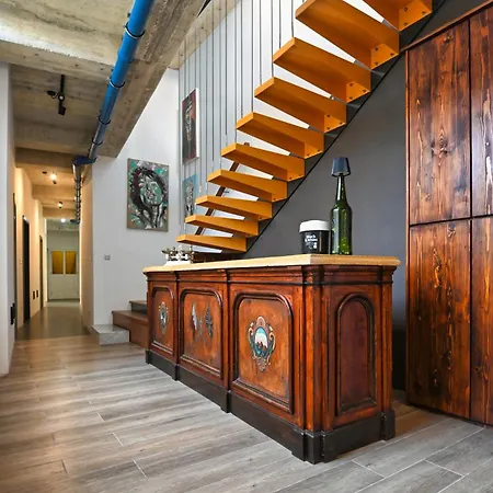 Silver Jubilee House Apartment *