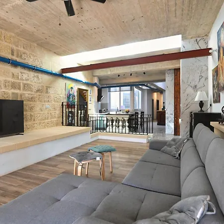 Apartment Silver Jubilee House