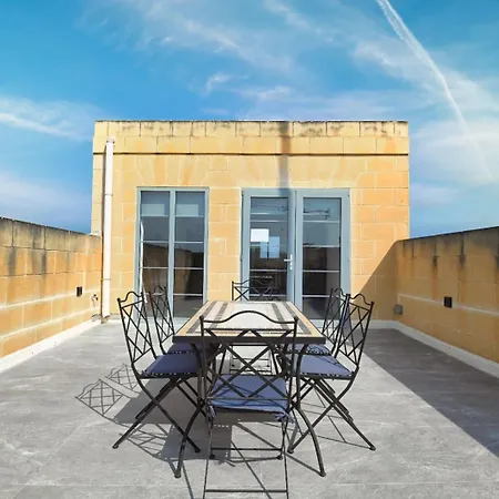 Silver Jubilee House Apartment *